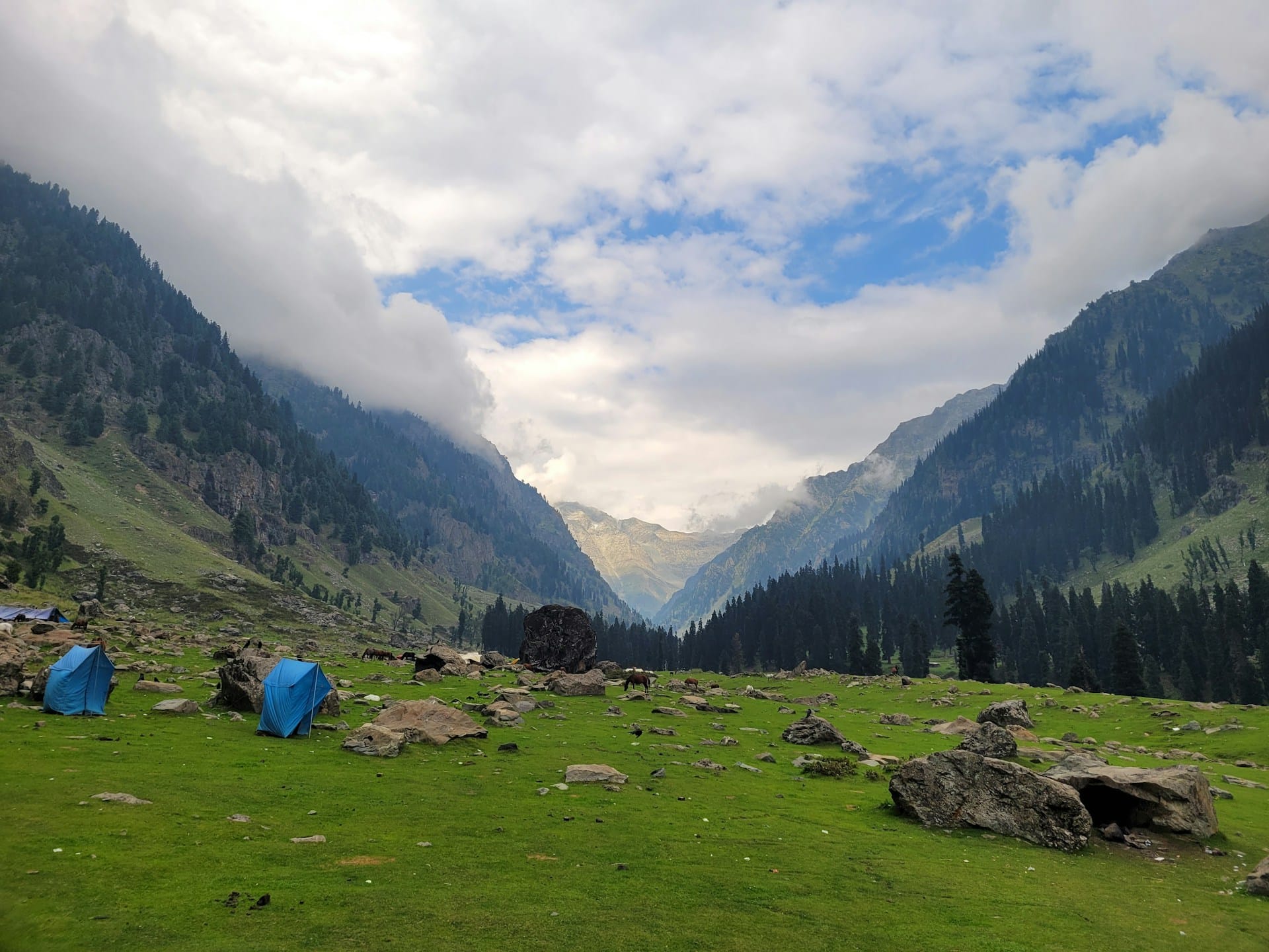 Kashmir Great Lakes Trek – 6 Nights / 7 Days