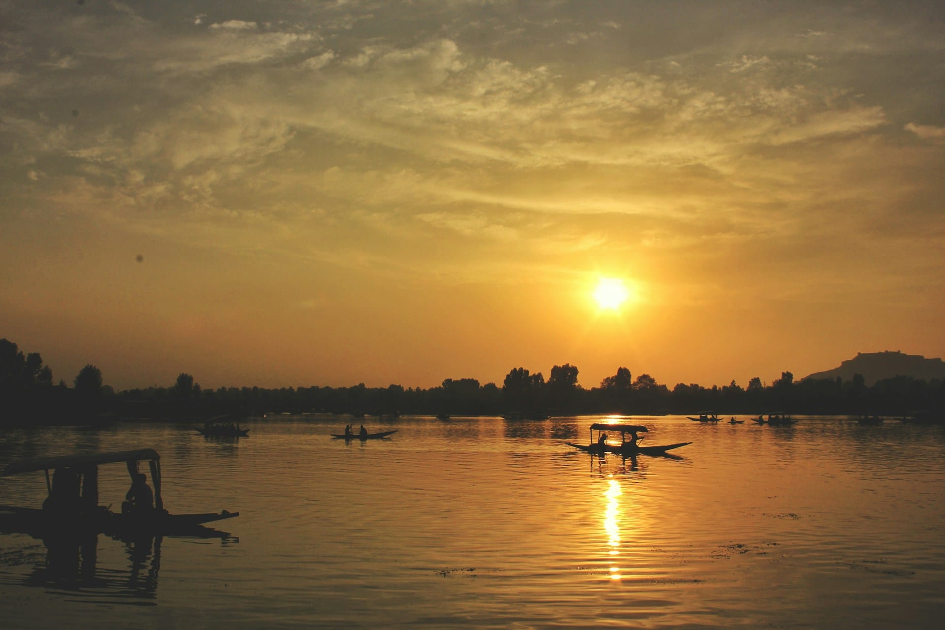 Kashmir 6 Nights / 7 Days Tour Package